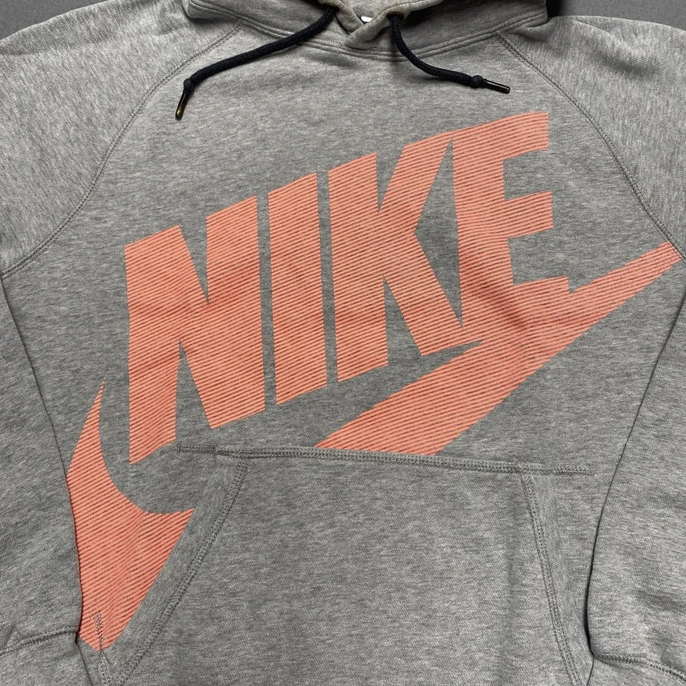 Nike Hoodie Mens Medium Gray Pullover‎ Graphic Swoosh Logo Sweatshirt 717289-063